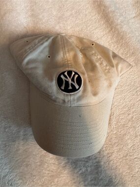 Lids Beige NY Embroidered Baseball Cap